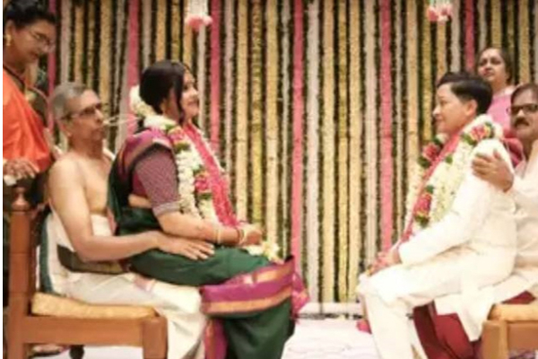 வெளிநாட்டில் தோழியை மணந்த தமிழ்ப்பெண்! வைரலாகும் புகைப்படங்கள் | Canada Tamil Women Marries Bangladesh Girl