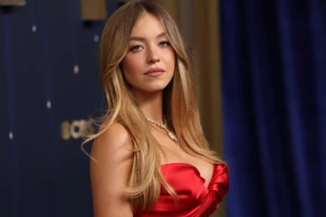 ரூ. 530 கோடி சம்பளம்!! ஹாலிவுட் நடிகை சிட்னி ஸ்வீனி பாலிவுட்டில் அழைப்பு?