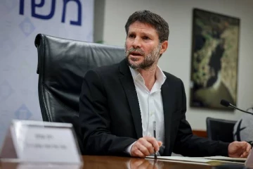 காஸாவின் மக்கள்தொகையை பாதியாக குறைக்க வேண்டும்... இஸ்ரேல் அமைச்சர் சர்ச்சை கருத்து