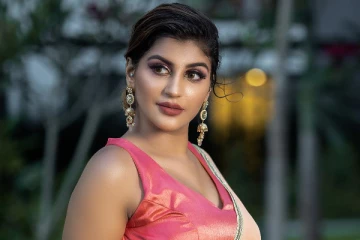 எல்லைமீறும் யாஷிகா.. அப்படி ஒரு உடையில் போட்டோஷூட்! ஷாக் ஆன ரசிகர்கள்