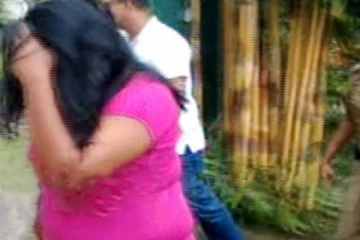 யாழில் மூன்று பிள்ளைகளின் தாயார் அதிரடியாக கைது!