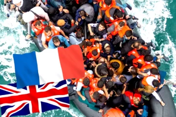 பிரான்ஸ் கடற்கரையில் புலம்பெயர் மக்கள் மூவர் உயிரிழப்பு., 50 பேர் மீட்பு