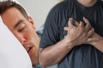 இரவில் தூங்காமல் இருக்கிறீர்களா? மாரடைப்பு ஏற்படும் ஜாக்கிரதை