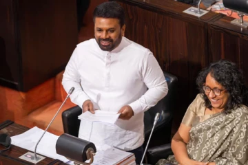 வரவு செலவுத் திட்ட பற்றாக்குறை 2 200 பில்லியன்