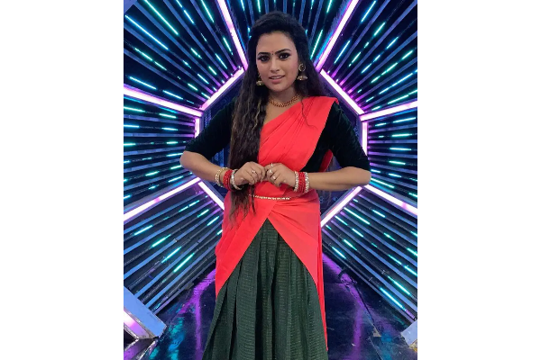 பாவாடை தாவணியில் பாரதி கண்ணம்மா பரினா.. புகைப்படங்களுடன் இதோ | Farina Azad Latest Click Gone Viral