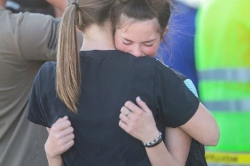 அமெரிக்காவில் அதிர்ச்சி சம்பவம் - 11வயது மாணவி பாடசாலையில் துப்பாக்கிபிரயோகம்