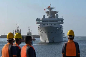 இலங்கைக்கு வந்து குவிந்த வெளிநாட்டு கப்பல்கள்