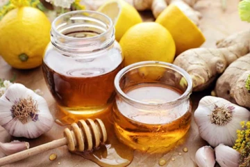 காலை வெறும் வயிற்றில் தேன் சாப்பிடலாமா? பலரும் அறியாத உண்மையை தெரிஞ்சிக்கோங்க