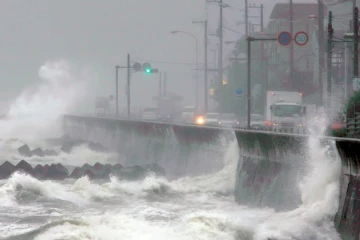 ஜப்பானில் 7.4 ரிக்டர் அளவில் சக்திவாய்ந்த நிலநடுக்கம் ; சுனாமி எச்சரிக்கை; பீதியில் மக்கள்