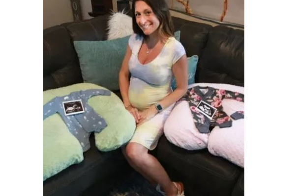 கோடியில் ஒருவருக்கு மட்டுமே நடக்கும்... 4 இரட்டை குழந்தைகள் பெற்ற தாய்! வியந்துபோன மருத்துவர்கள்; | Woman Delivers Two Set Of Identical Twins