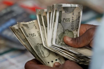 இந்தியாவின் 1 ரூபாய்க்கு ரூ.12,000 கொடுக்கும் நாடு.., எது தெரியுமா?