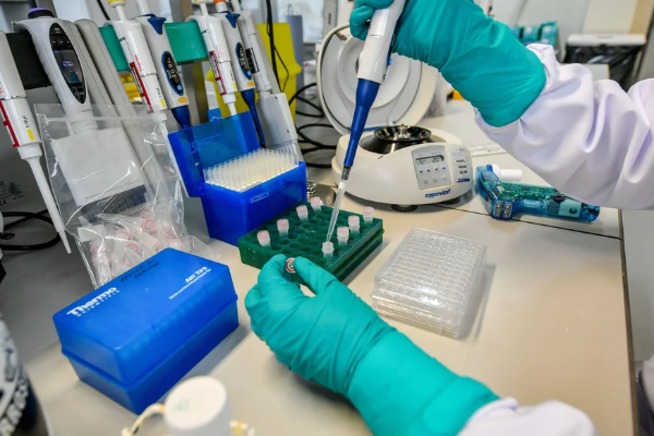 பொதுமக்களின் பாதுகாப்பை அடகு வைக்கும் தனியார் மருத்துவ ஆய்வகம் முற்றுகை | Private Medical Laboratory Was Raided