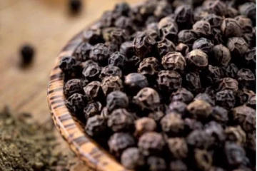 இலங்கையில் ஒரு கிலோ மிளகின் விலை இவ்வளவா?... மிளகு டீ தினமும் குடிக்கலாமா?