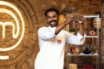 பிரித்தானியாவில் மிகப்பெரிய மாஸ்டர்செப் விருதை வென்ற இலங்கைத் தமிழர்