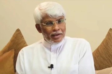 ප්‍රධාන දේශපාලඥයෙකු ප්‍රධාන පක්ෂයකින් එලියට දමයි...