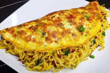 குழந்தைகள் உணவு சாப்பிட வெறுக்கிறார்களா? உடனடியாக செய்து கொடுங்கள் மேகி நூடுல்ஸ் ஆம்லேட்!