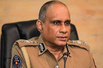 வரலாற்றில் முதல் தடவையாக பொலிஸ்மா அதிபர் இல்லாமல் இயங்கும் பொலிஸ் திணைக்களம்