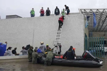 ஆக்சிஜன்  தடைப்பட்டதால்  17 நோயாளிகள் பரிதாப உயிரிழப்பு