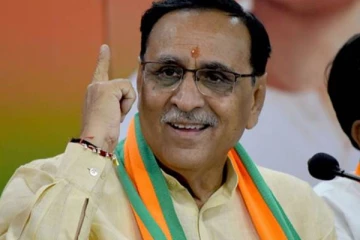 குஜராத்தின் அடுத்த முதலமைச்சர் யார்? - போட்,டிக்கு தயாராகும் பாஜக தலைவர்கள்