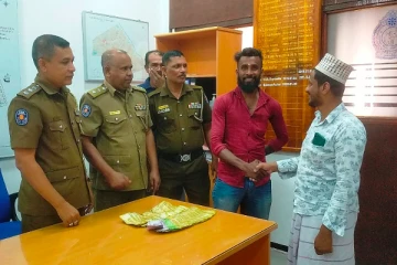 கல்முனையில் இளைஞனின் மனிதாபிமான செயலுக்கு பொலிஸார் பாராட்டு