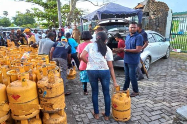 காலி குடியிருப்பாளர்களுக்கு மகிழ்ச்சியான தகவல்! | Galle Residents Happy News Gas Cylinder Distribute