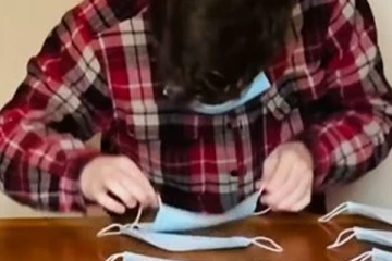 7.35 வினாடிகளில் சர்ஜிக்கல் முகமூடிகளை பயன்படுத்தி புதிய சாதனை படைத்த சிறுவன்! குவியும் வாழ்த்துக்கள்