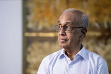 6000 கோடி சொத்து - தொழிலாளிக்கு அள்ளி கொடுத்த தொழிலதிபர் பற்றி தெரியுமா..?