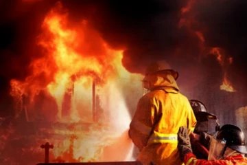 பள்ளி விடுதியில் பயங்கர தீ விபத்து - 13 மாணவர்கள் பலி!