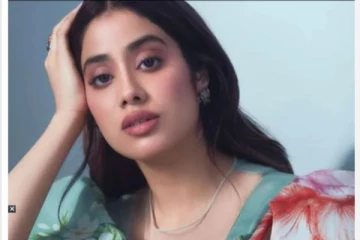 நடிகை ஜான்வி கபூருடன் பிரபல இந்திய கிரிக்கெட் வீரர் ; வைரலாகும் புகைப்படம்