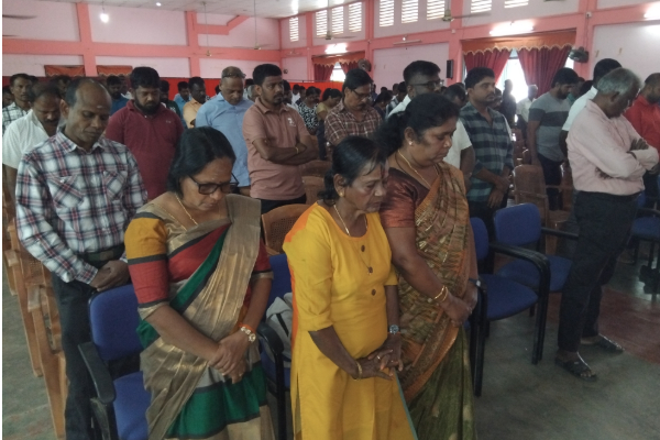 பறிக்கப்பட்ட சிறீதரனின் பதவி : கிளிநொச்சியில் ஆரம்பமான அநீதிக்கான ஒன்றுகூடல் | Sridharan Removed Parliamentary Committee Chairmen பறிக்கப்பட்ட சிறீதரனின் பதவி : கிளிநொச்சியில் ஆரம்பமான அநீதிக்கான ஒன்றுகூடல் | Sridharan Removed Parliamentary Committee Chairmen