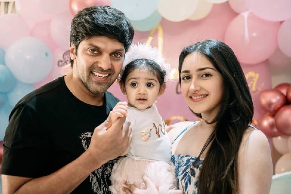 ஆர்யா - சாயிஷாவின் மகளா இது? அழகில் அம்மாவையே மிஞ்சிட்டாங்களே! | Arya Sayyeshaa Daughter Ariana Latest Photo Viral