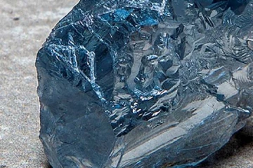 உலகின் மிகப்பெரிய நீலமாணிக்கம் இலங்கையில்!