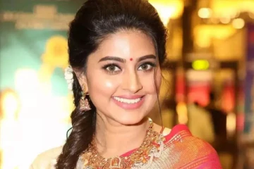 புன்னகை அரசி நடிகை சினேகா சேர்த்து வைத்துள்ள சொத்து.. எவ்வளவு தெரியுமா