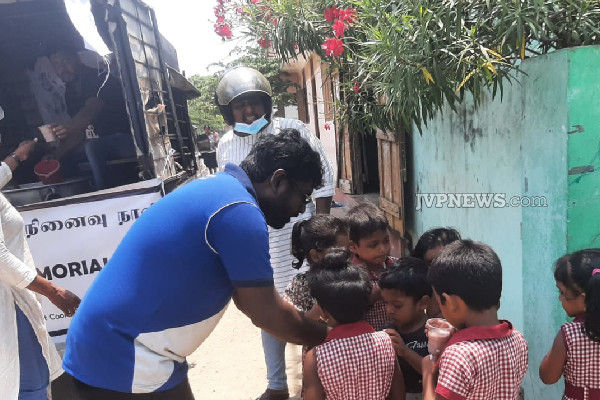 யாழில் முள்ளிவாய்க்கால் கஞ்சியை ஆசையுடன் அருந்திய சிறுவர்கள்! | Commemoration Of Mullivaikal Porridge In Yali
