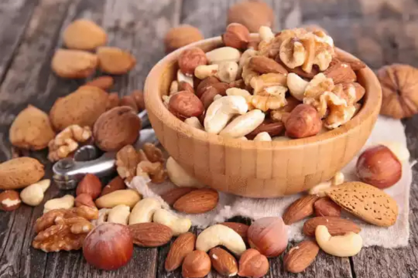 சருமத்தை தளர்வடைய செய்யும் உணவுகள் | Foods That Loosen The Skin