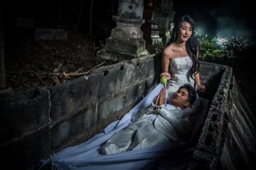 சுடுகாட்டில் சடலமாக மணமகன்: சர்ச்சையை கிளப்பிய Pre Wedding போட்டோஷூட்