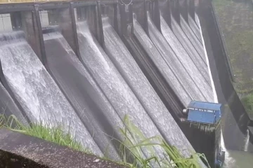 காசல்ரீ நீர்த்தேக்கத்தின் வான் கதவுகள் ஊடாக நீர் வெளியேற்றம் (Video)