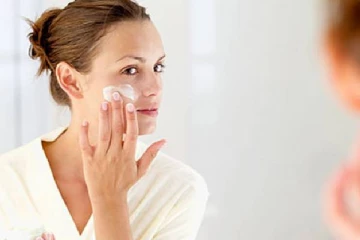 உங்களது சருமம் எப்போதும் பொலிவுடன் இருக்க வேண்டுமா? இதை செய்யுங்கள்