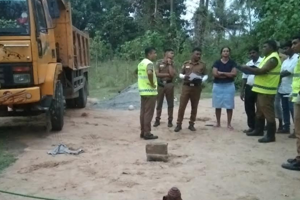 உறங்கிக் கொண்டிருந்த இளம் குடும்பஸ்தரின் உயிரை பறித்த டிப்பர் ; தமிழர் பகுதியில் சம்பவம் | Tipper Killed Young Man Asleep