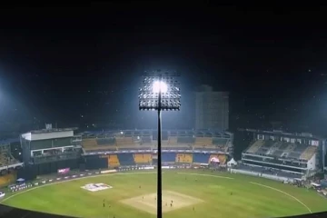 රෑට බෝල ගහන්න මාස 6න් හදපු ලංකාවේ අපූරු ක්‍රීඩාංගනය.