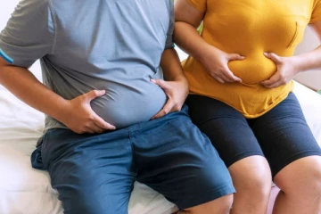 வயிற்றுக்கு மேல் இருக்கும் தொப்பையை குறைக்கனுமா? தினமும் இந்த பானத்தைக் குடிங்க!