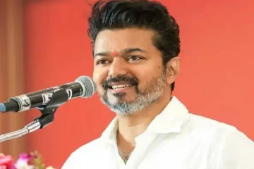 விஜய் கட்சியுடன் தனது கட்சியை இணைக்கும் பிரபல நடிகர்