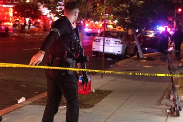 அமெரிக்காவில் இசைக்கச்சேரியின் போது இடம்பெற்ற பதைபதைக்கும் சம்பவம்!