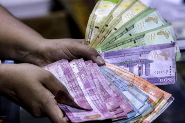 கொழும்பில் பாரிய மிரமிட் மோசடியில் ஈடுபட்ட வெளிநாட்டு கும்பல் - சுற்றிவளைத்து பிடித்த பொலிஸார் | 16 Chines People Arrested In Colombo கொழும்பில் பாரிய மிரமிட் மோசடியில் ஈடுபட்ட வெளிநாட்டு கும்பல் - சுற்றிவளைத்து பிடித்த பொலிஸார் | 16 Chines People Arrested In Colombo