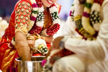 யாழில் கொரோனாவை மீறி திருமணக்கொண்டாட்டம்;  முகநூலால் சிக்கிய பலர்!