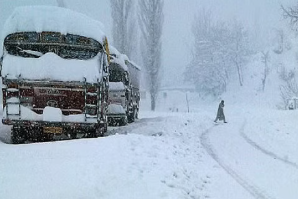 காசாவில் தீவிர பனிப்பொழிவு: உயிரிழப்புக்களும் பதிவு | Severe Cold Heavy Snowfall In Gaza காசாவில் தீவிர பனிப்பொழிவு: உயிரிழப்புக்களும் பதிவு | Severe Cold Heavy Snowfall In Gaza
