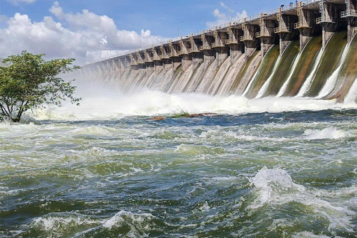 கடும் மழை காரணமாக நீர்த்தேக்கங்களின் வான்கதவுகள் திறப்பு | Reservoir Sluice Gates Opened Western Sabaragamuwa