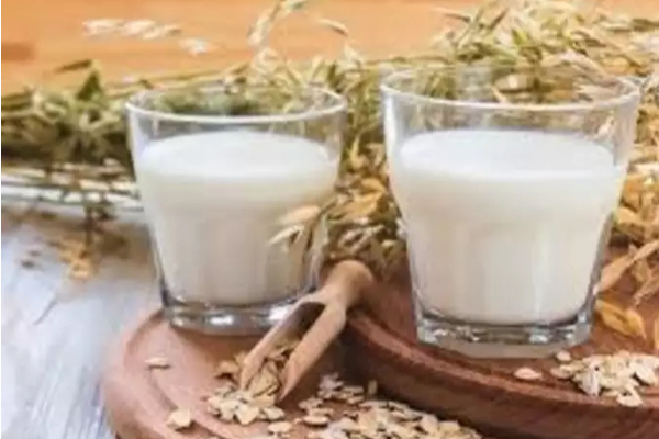 பொடுகு தொல்லையால் அதிகமாக அவதிப்படுகிறீர்களா? நிரந்தரமான தீர்வு இதோ | Dandruff Go Away Permanently In Tamil