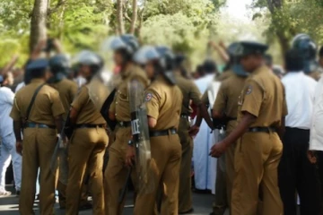 யாழில் பொலிஸாரின் அச்சுறுத்தலுக்கு எதிராக மனித உரிமைகள் ஆணைக்குழுவில் முறைப்பாடு