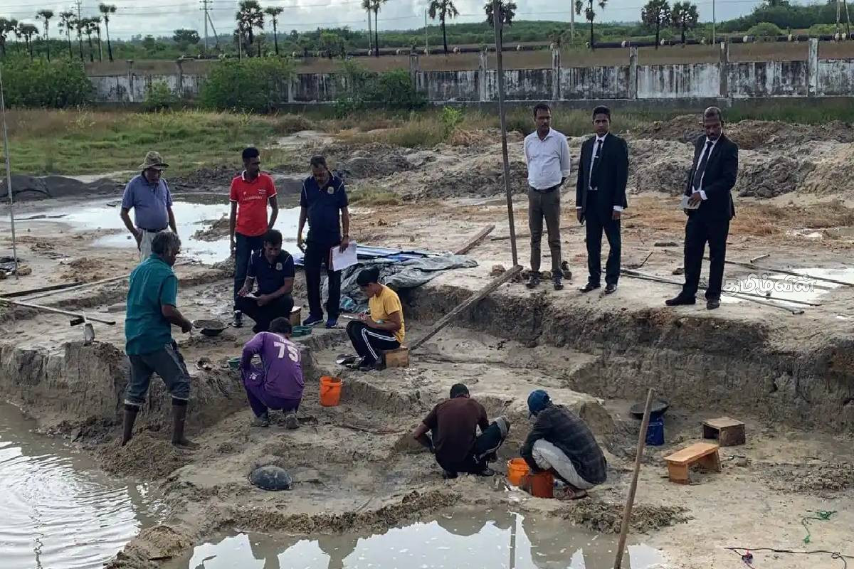 யாழில் செம்மணி அகழ்வு பணிகள் இடைநிறுத்தம் - இன்னும் நாட்கள் தள்ளிச் செல்ல வாய்ப்பு | Jaffna S Semmani Excavation Work Suspended யாழில் செம்மணி அகழ்வு பணிகள் இடைநிறுத்தம் - இன்னும் நாட்கள் தள்ளிச் செல்ல வாய்ப்பு | Jaffna S Semmani Excavation Work Suspended